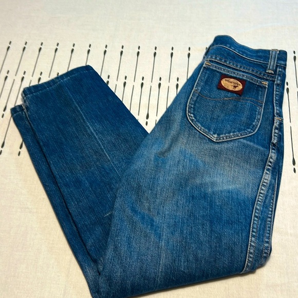 Wrangler Denim - Vintage Wrangler High Rise Jeans.  Size 11